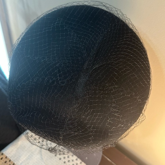 Vintage Black Wool Hat With Black Bow and Netting - Picture 9 of 12